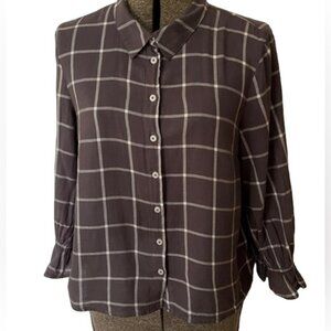 H&M Divided Geometric Button-down blouse grey & white plaid size 2